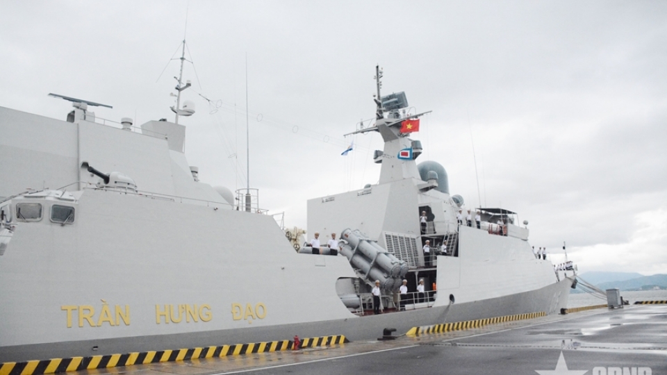 Frigate Tran Hung Dao departs for visits to China, Japan, RoK